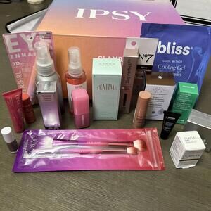 Ipsy Make-Up Mystery Make-Up Big Box Size 19 Pieces New